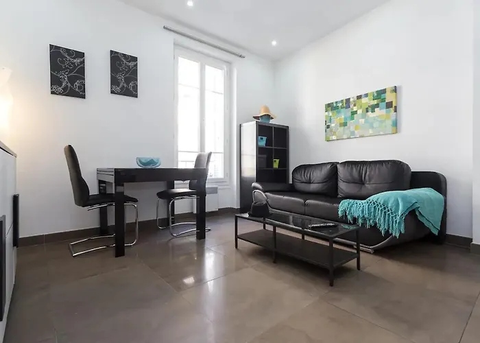 Feel Home - France 15
